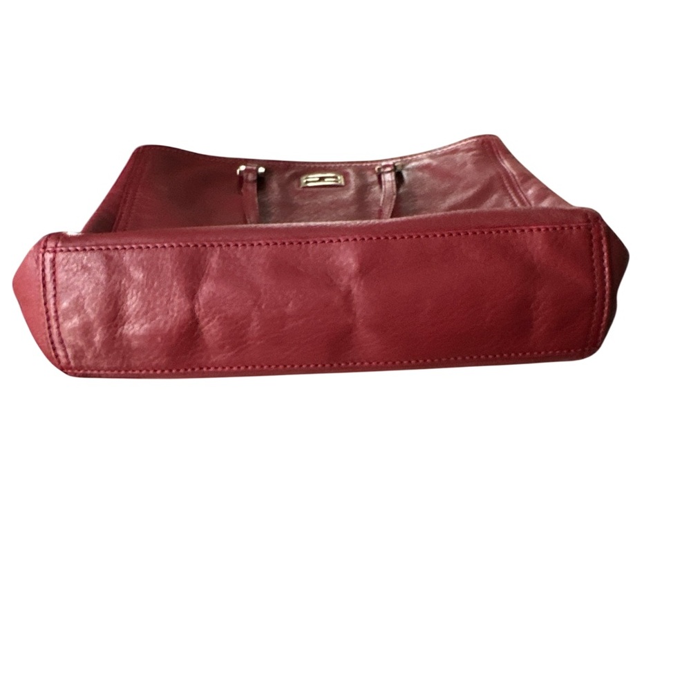 Elegant Red Leather Tote Bag - Picture 12 of 12